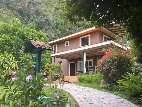Beautiful Home with Separate Rental in Ciudad Colon