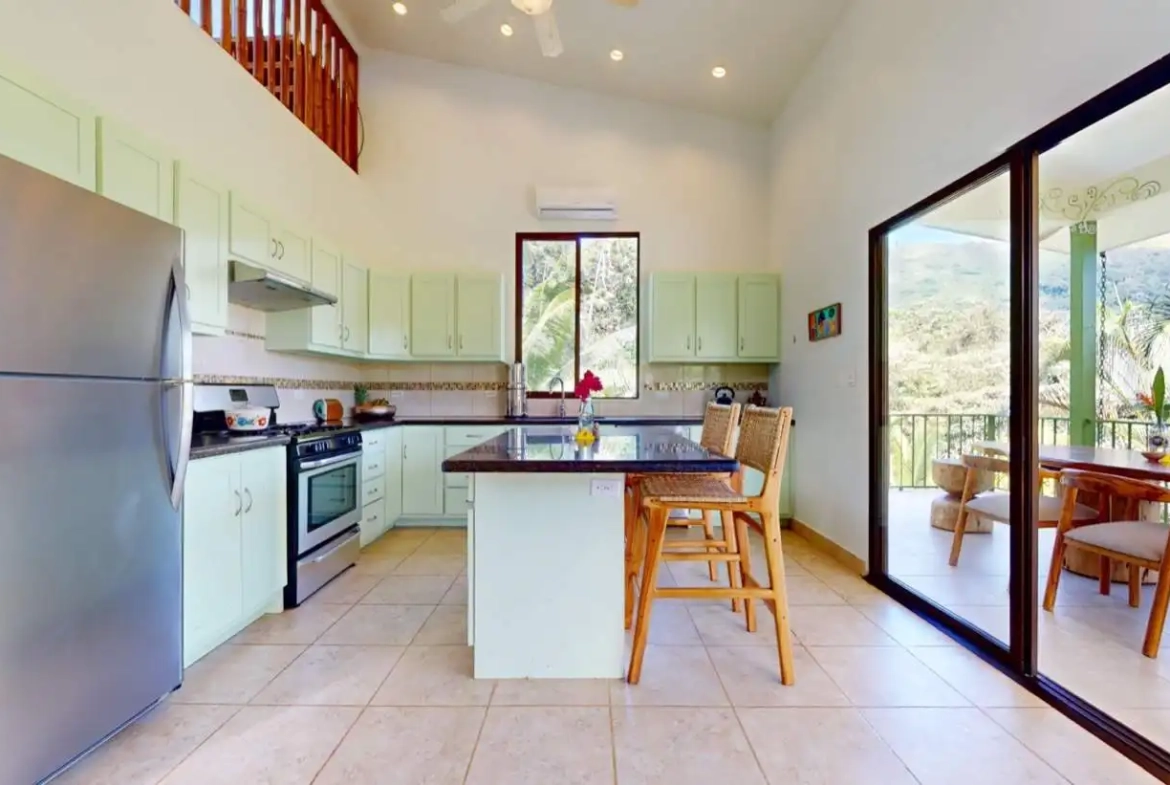 Ojochal ecohome kitchen