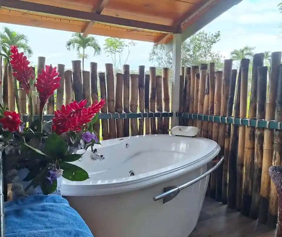 Real Estate for Sale in Ciudad Colon Costa Rica with Jacuzzi Tub