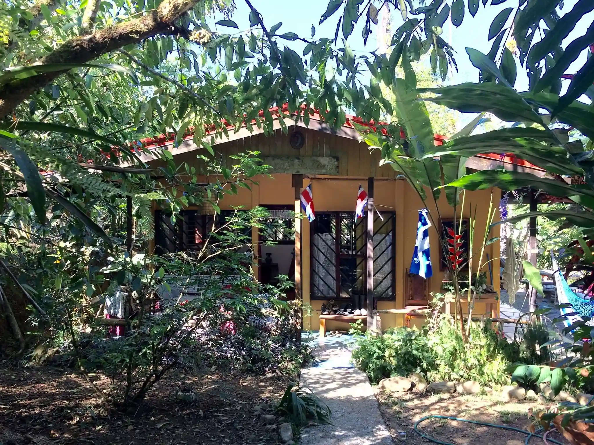 2 Bedroom Mountain Cabin near Tinamaste Costa Rica for Sale by Owner