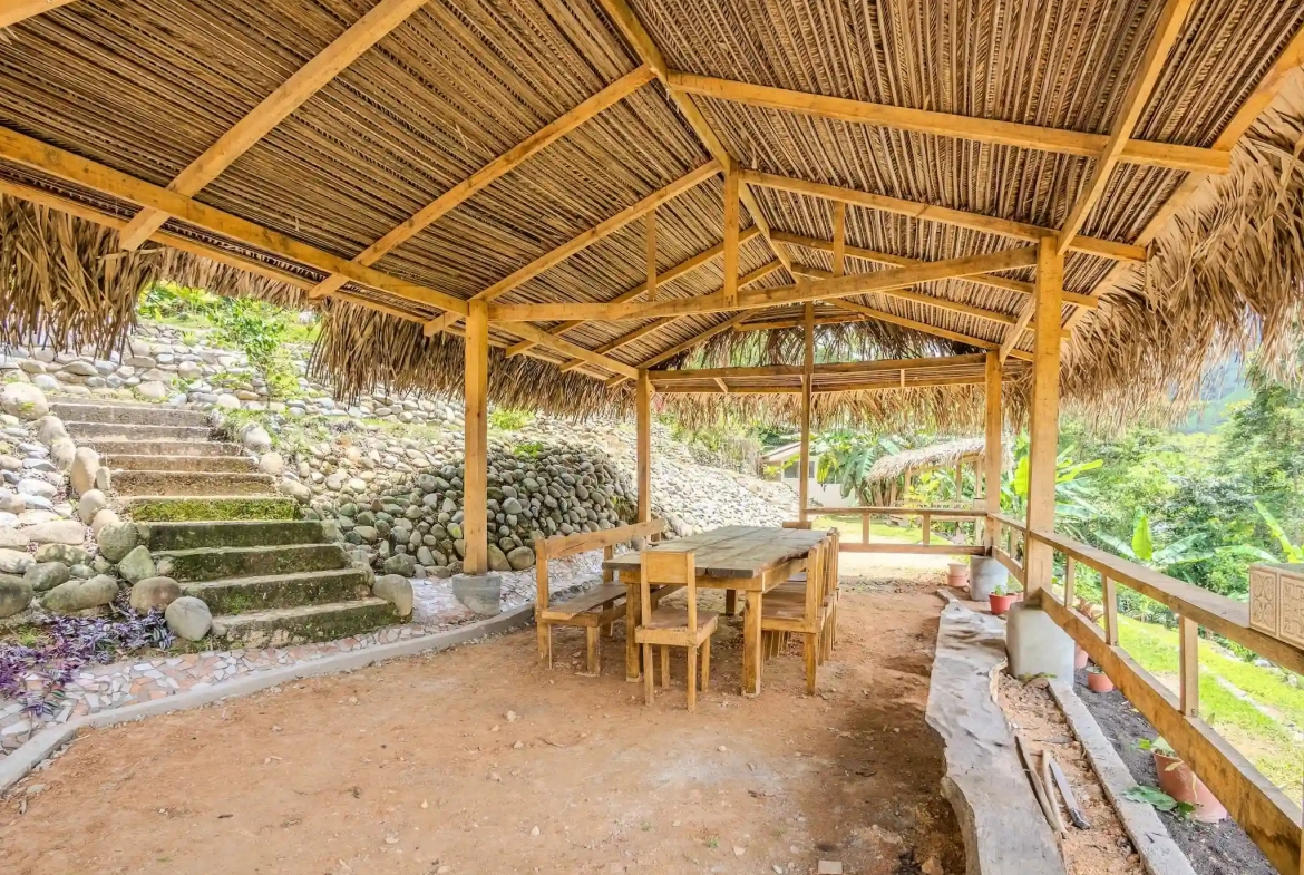 Mountain Retreat Property with Guest House Serenity Mountain Near Ojochal Costa Rica for Sale by Owner - Rancho