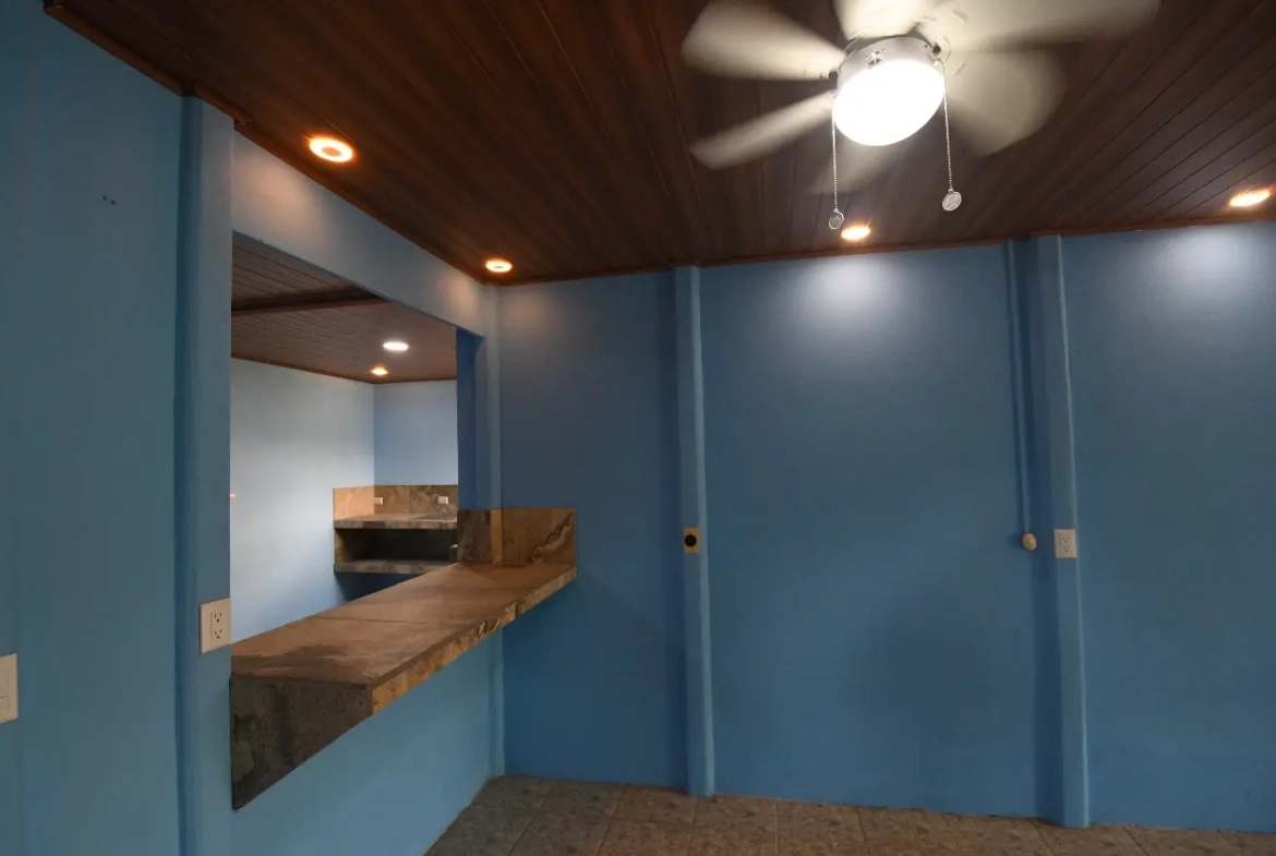 Cozy Home for Sale by Owner in Puriscal Costa Rica - Countertop