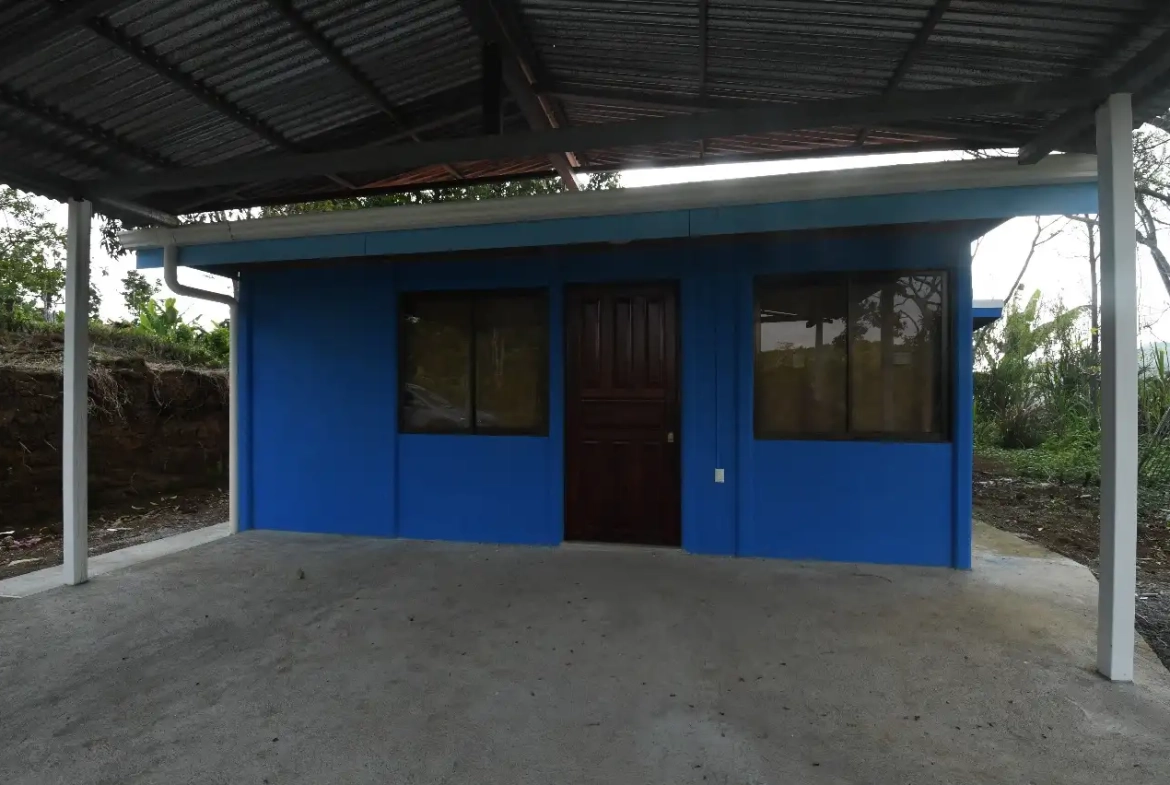 Cozy Home for Sale by Owner in Puriscal Costa Rica - Garage